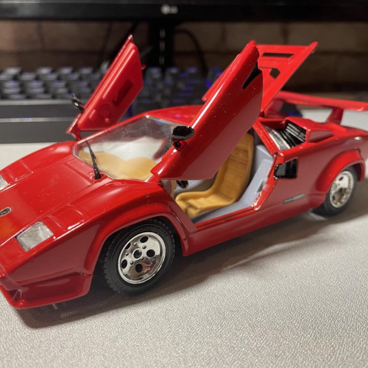 Коллекционная модель Lamborghini Countach