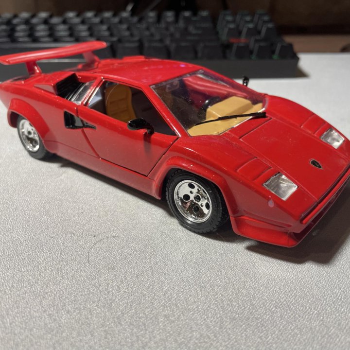 Коллекционная модель Lamborghini Countach