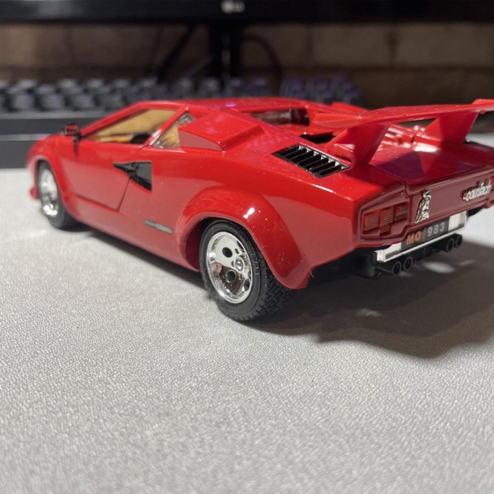 Коллекционная модель Lamborghini Countach