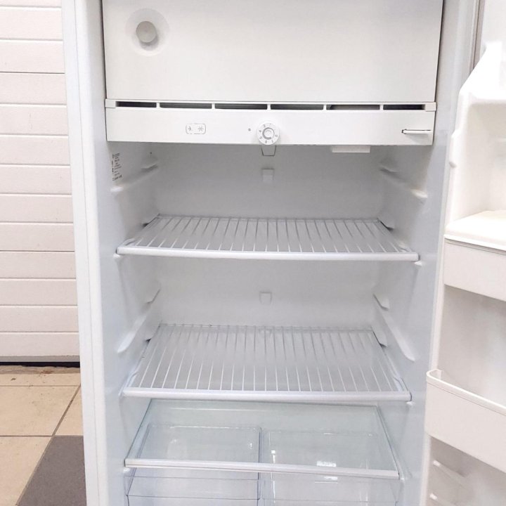 Небольшой холодильник БИРЮСА 10с-1
