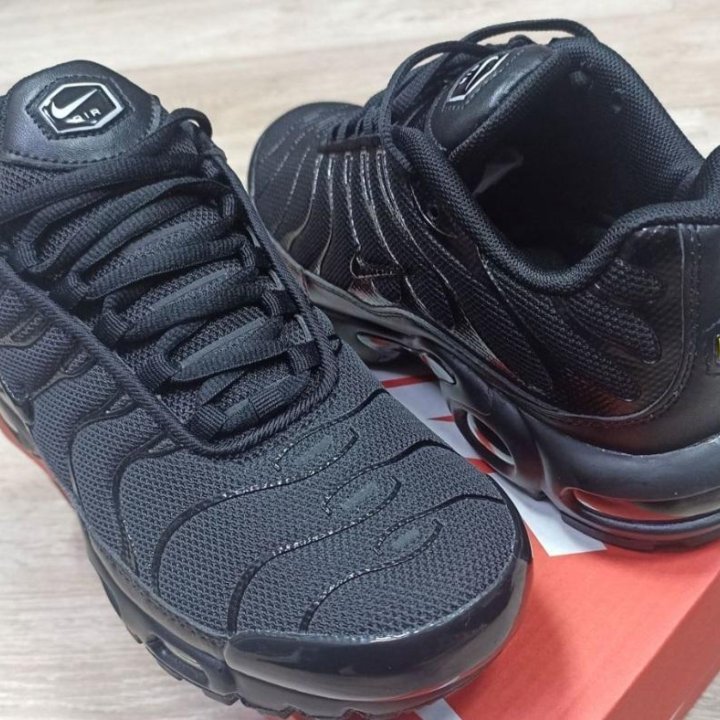 Кроссовки Nike Air Max Plus