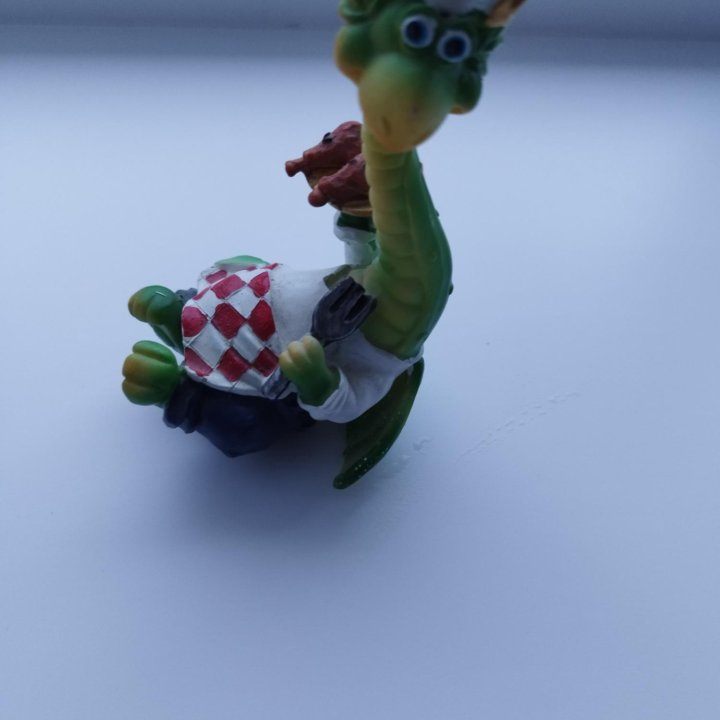 Дракон фигурка