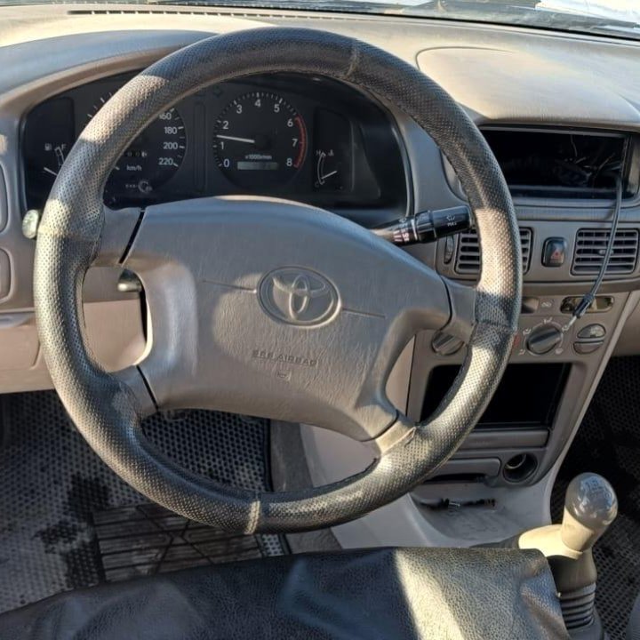 Toyota Corolla, 1998