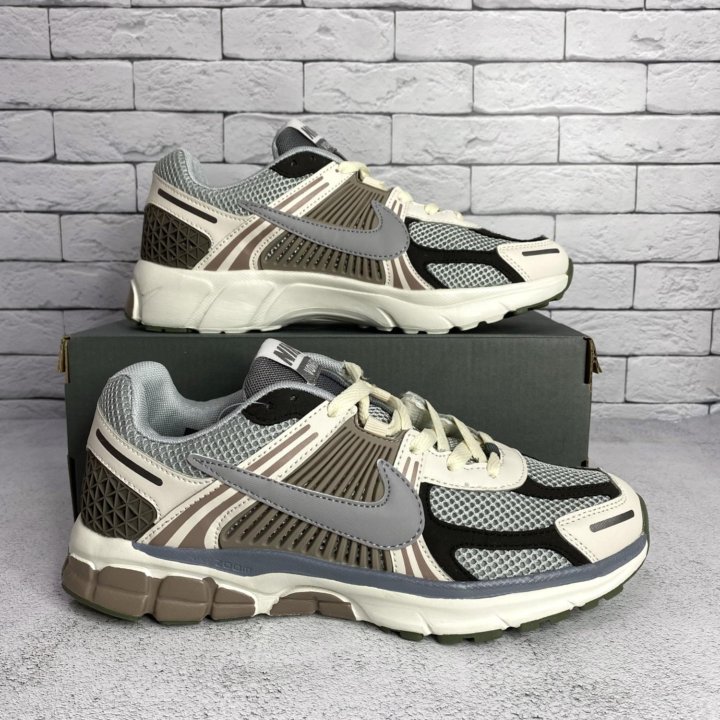 Кроссовки Nike vomero 5