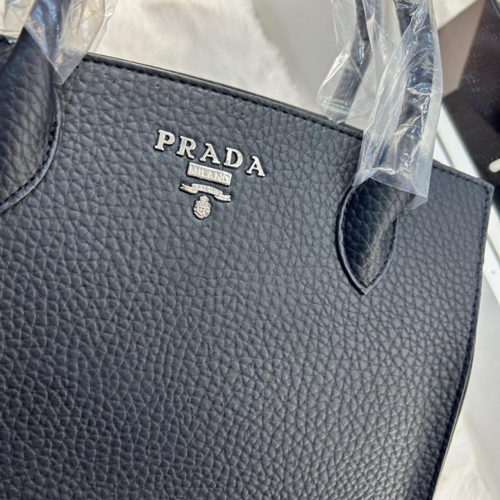 Сумка Prada