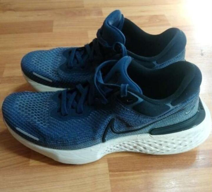 Кроссовки Nike ZoomX р.41,5