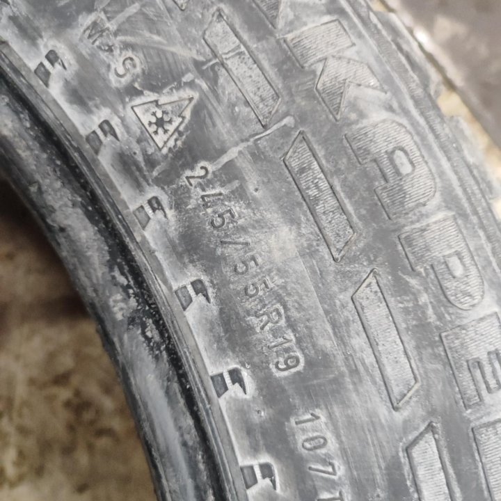 245/55 R19