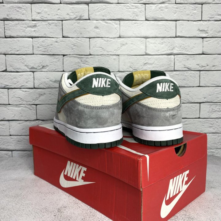 Кроссовки Nike dunk sb