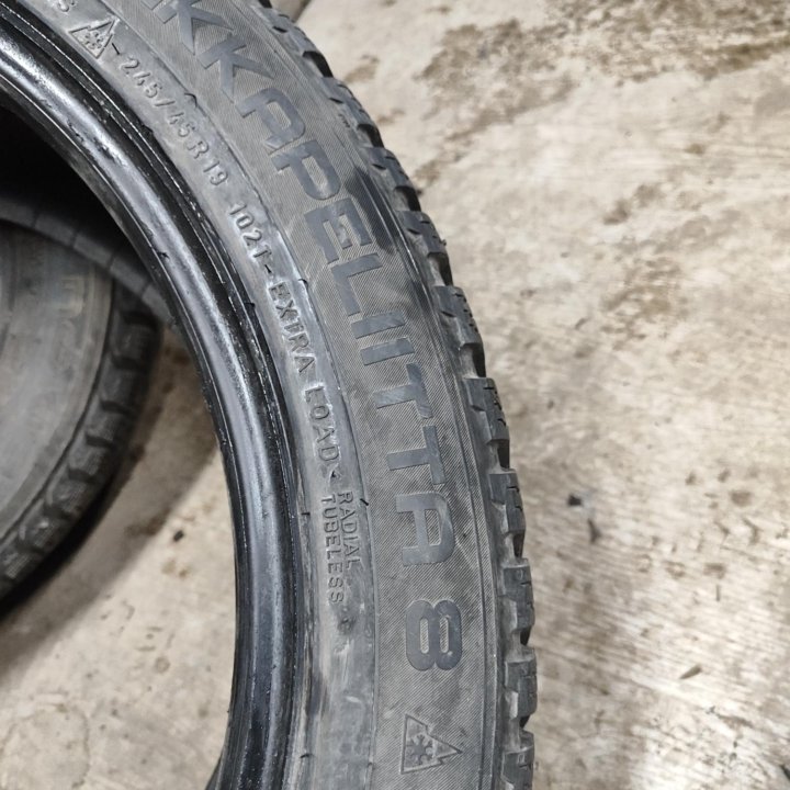 245/45 R19