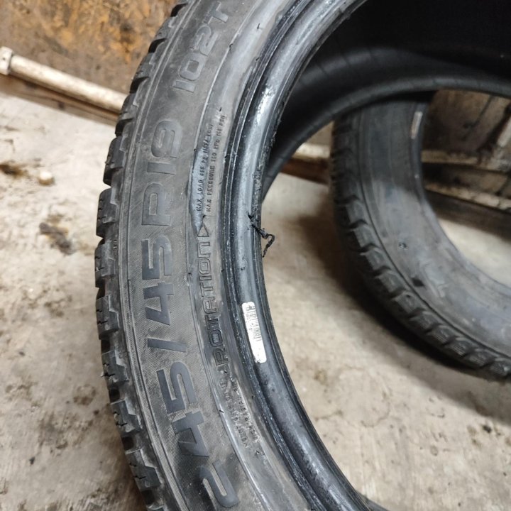 245/45 R19