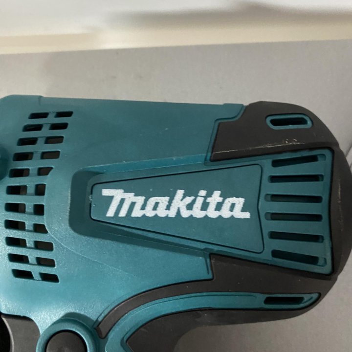 Полировочная машинка Makita 220v