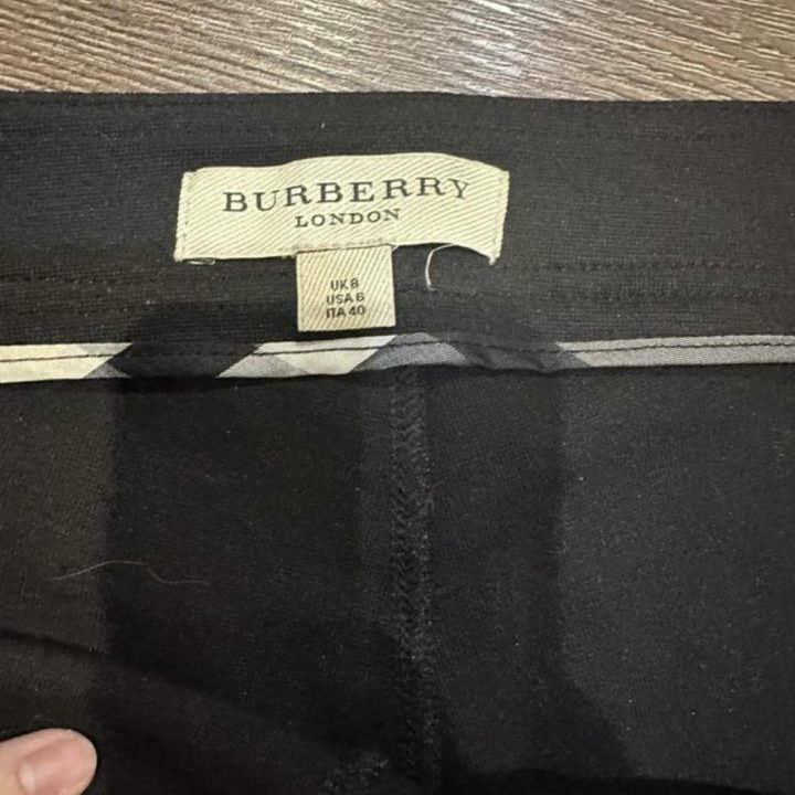 Женские брюки burberry на М