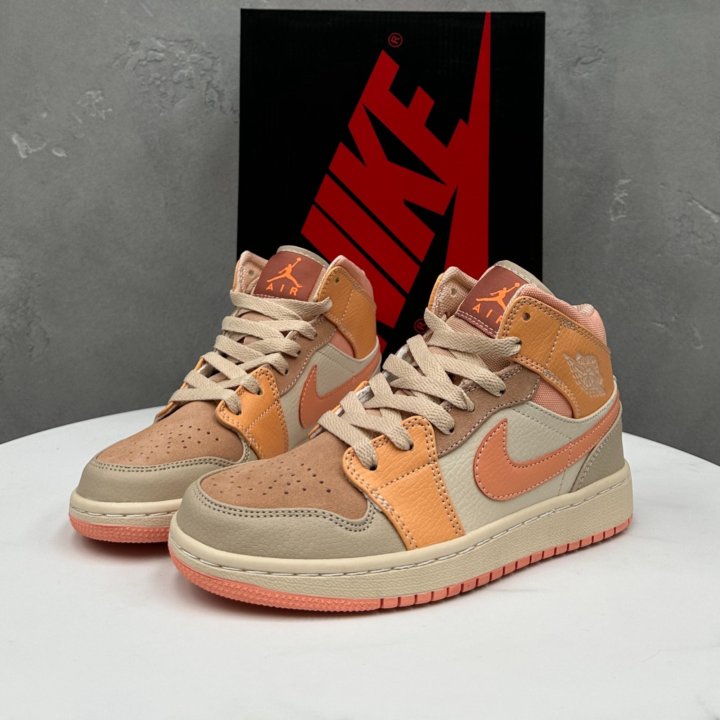 Кроссовки Nike Air Jordan 1 Apricot Orange