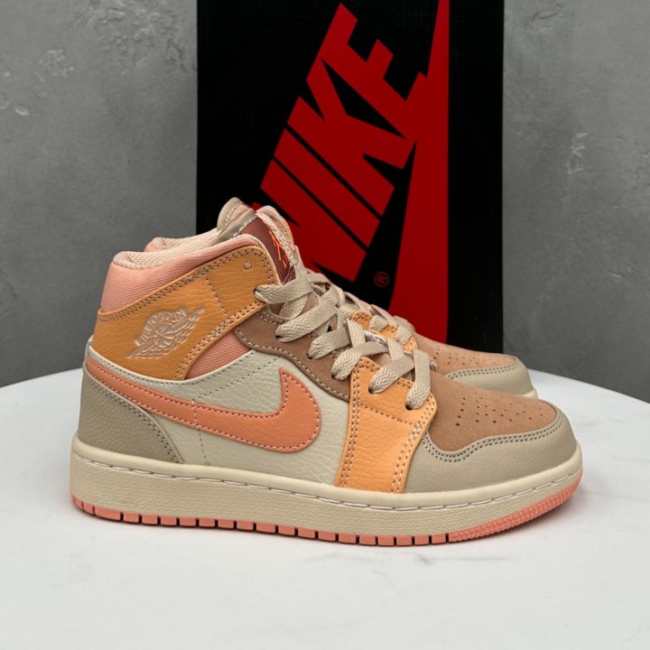 Кроссовки Nike Air Jordan 1 Apricot Orange