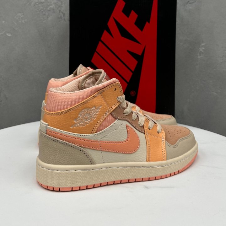 Кроссовки Nike Air Jordan 1 Apricot Orange