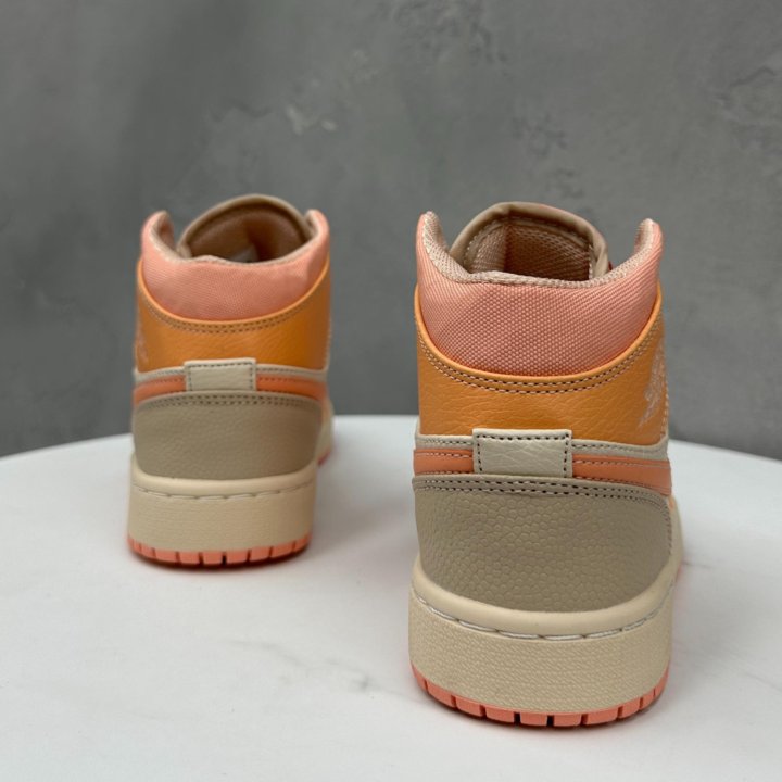 Кроссовки Nike Air Jordan 1 Apricot Orange