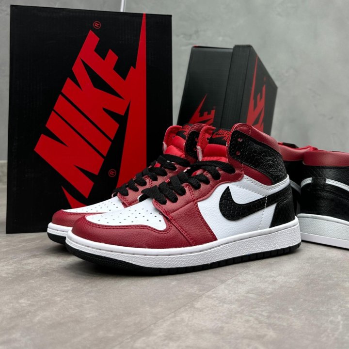 Кроссовки Nike Air Jordan 1 Satin Snake