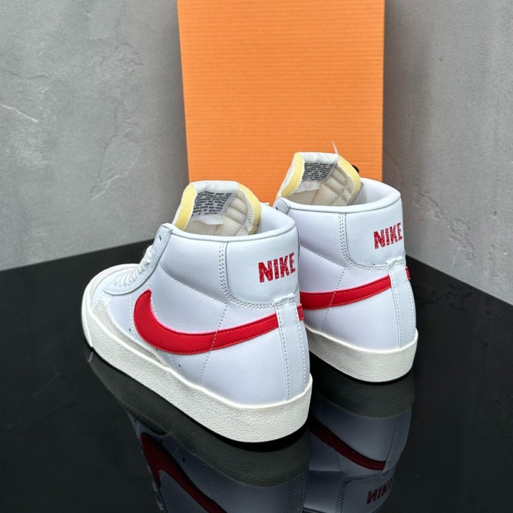 Кроссовки Nike Blazer Mid '77 “Habanero Red”