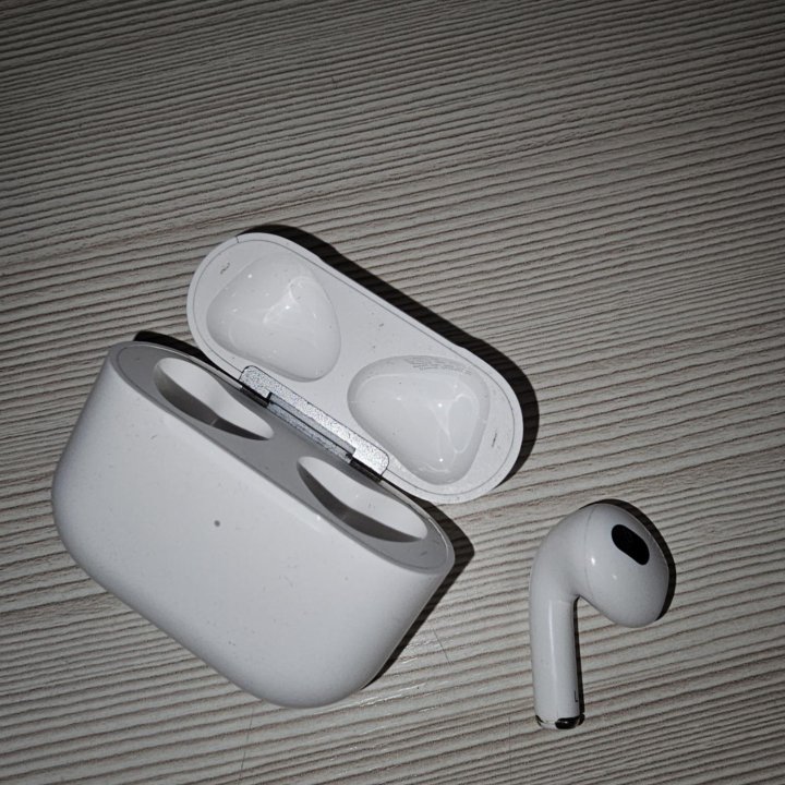 Левый наушник Apple Airpods 3 + кейс