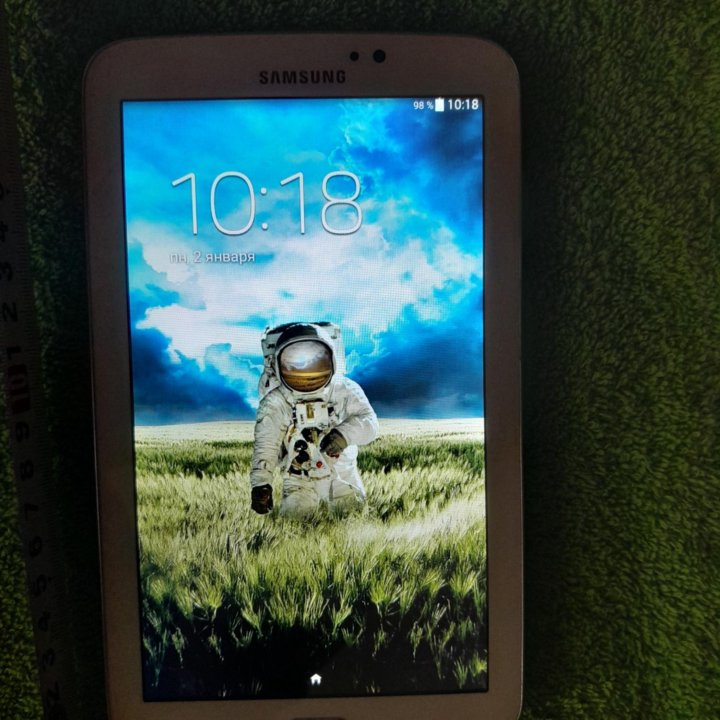 Планшет SAMSUNG GALAXY TAB 3 SM T-210