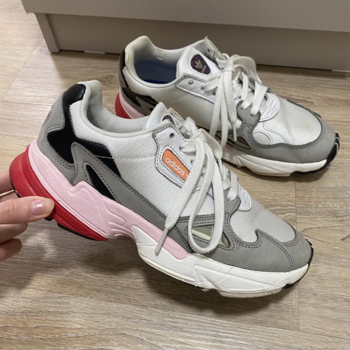 Женские кроссовки adidas falcon W оригинал