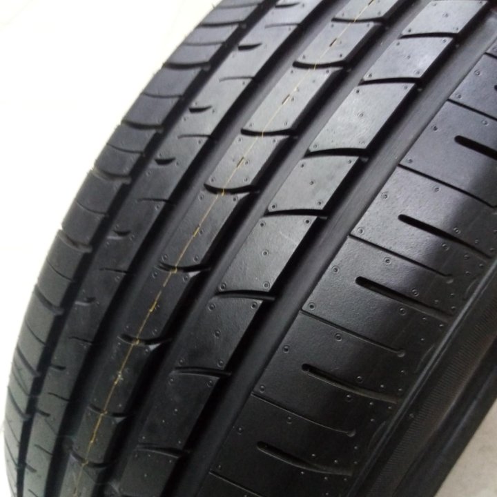 225/60R18 Nexen