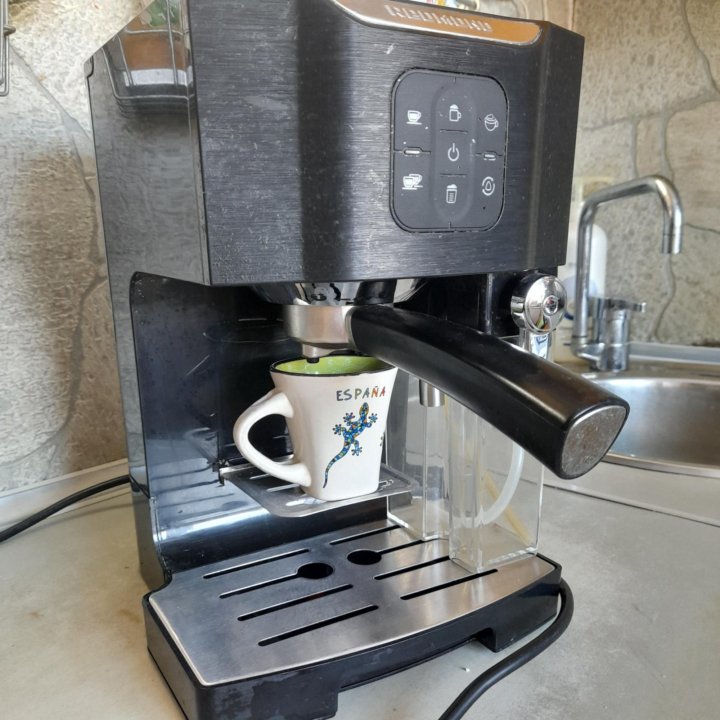 Кофемашина Redmond rcm-1511