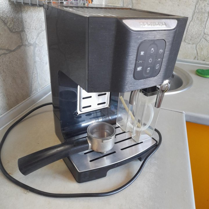 Кофемашина Redmond rcm-1511