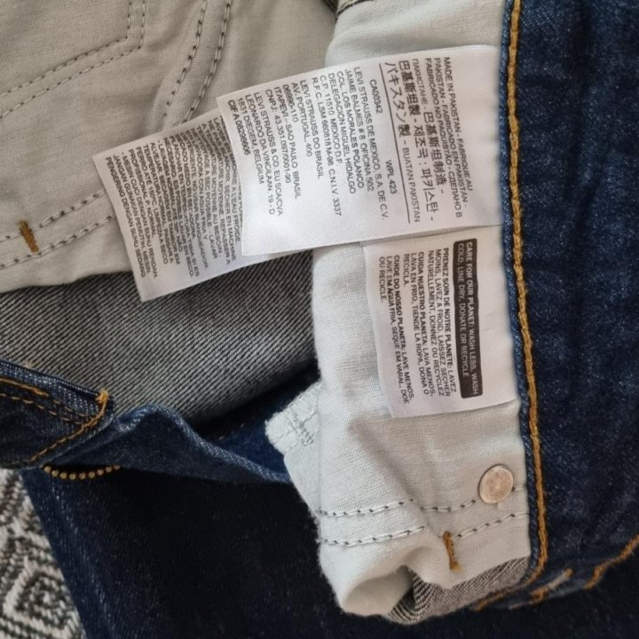 Джинсы levi's оригинал.