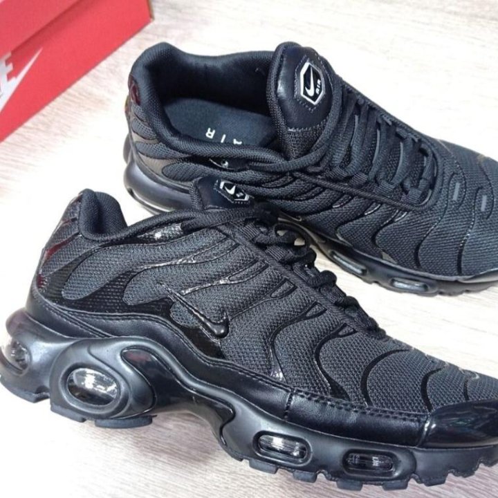 Кроссовки Nike Air Max Plus