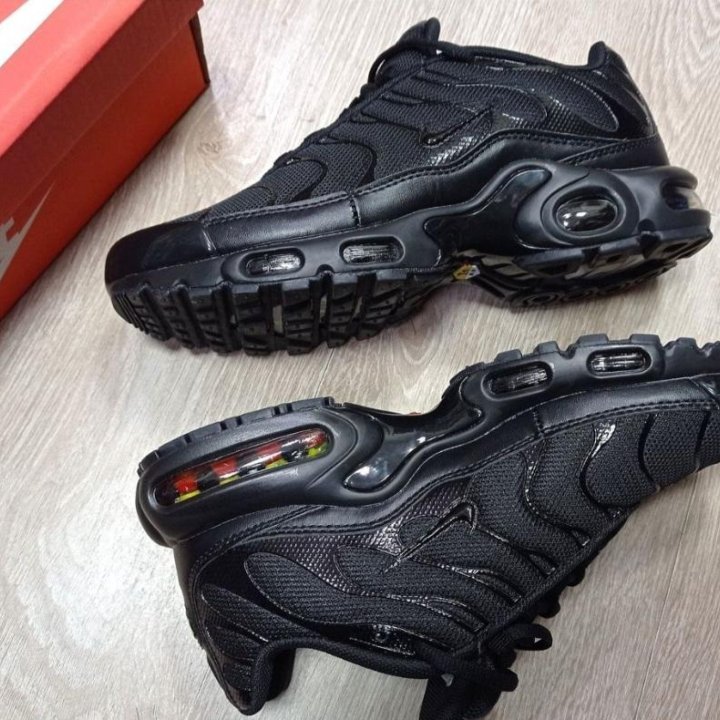 Кроссовки Nike Air Max Plus