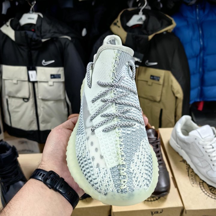 Кроссовки adidas Yeezy Boost 350