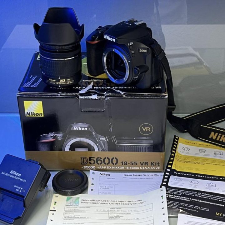 Зеркальный фотоаппарат Nikon D5600 Kit 18-55mm VR