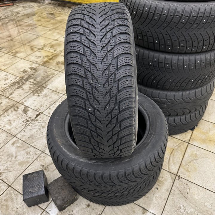 Зимние шины Nokian Hakka R 3 225/55/R17 RFT