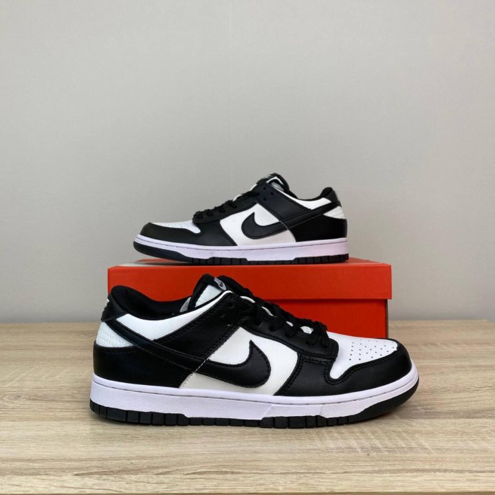 Nike SB Dunk Low Pro