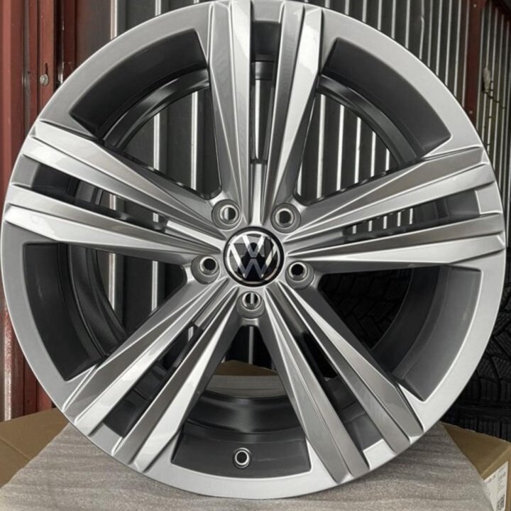 Литые диски R19 новые на VW Touareg