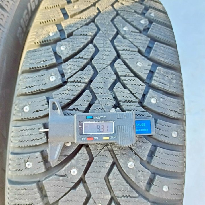 215/60 R17 Formula Ice