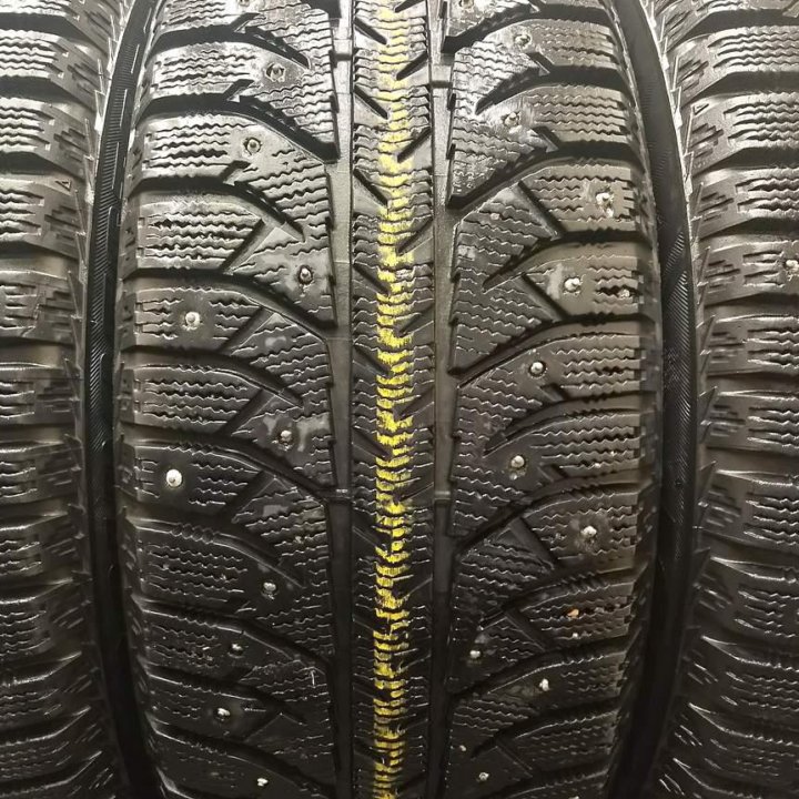 Bridgestone Ice Cruiser 7000 R16 205/55 91T