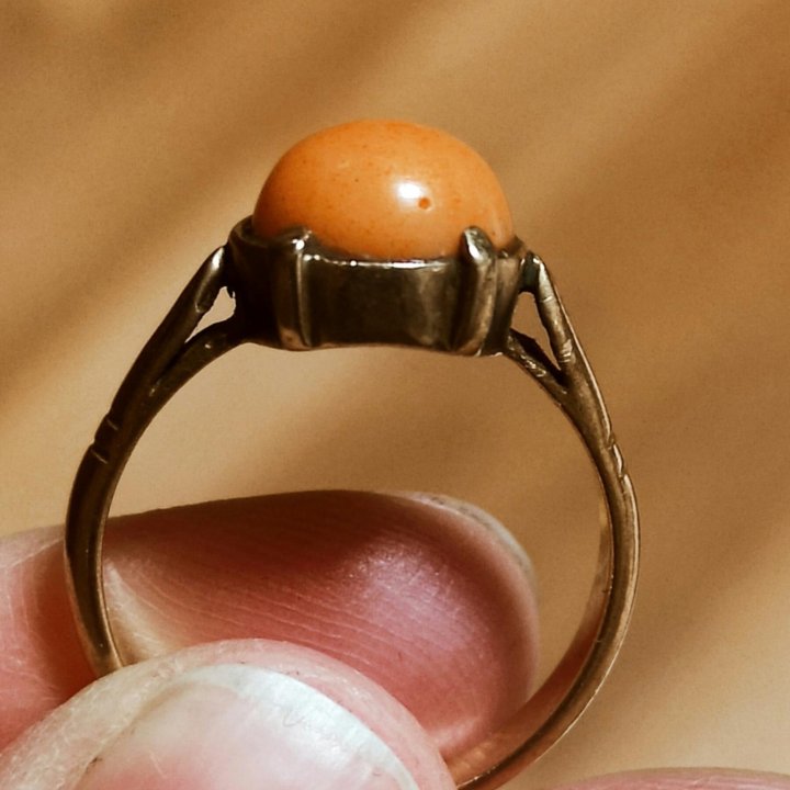 Золотое кольцо с кораллом СССР