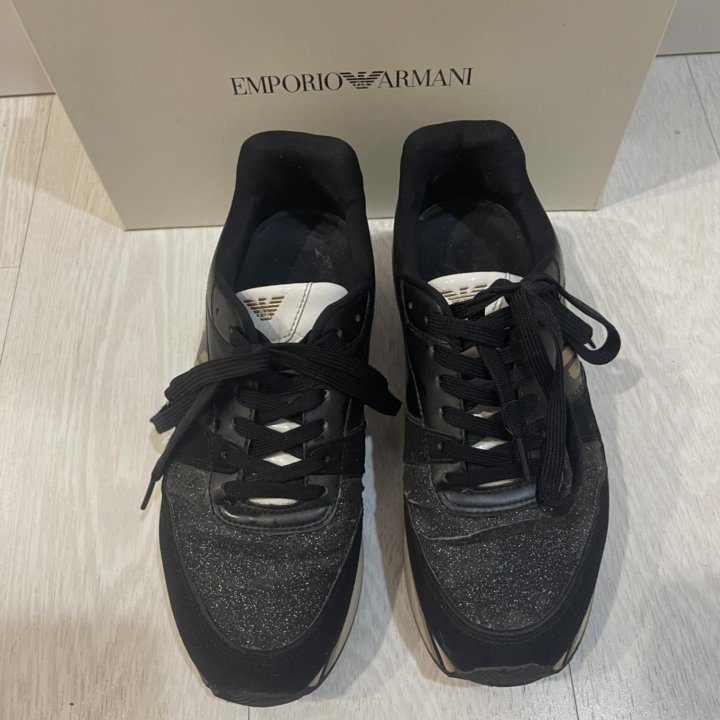 Кроссовки Armani Италия 39р