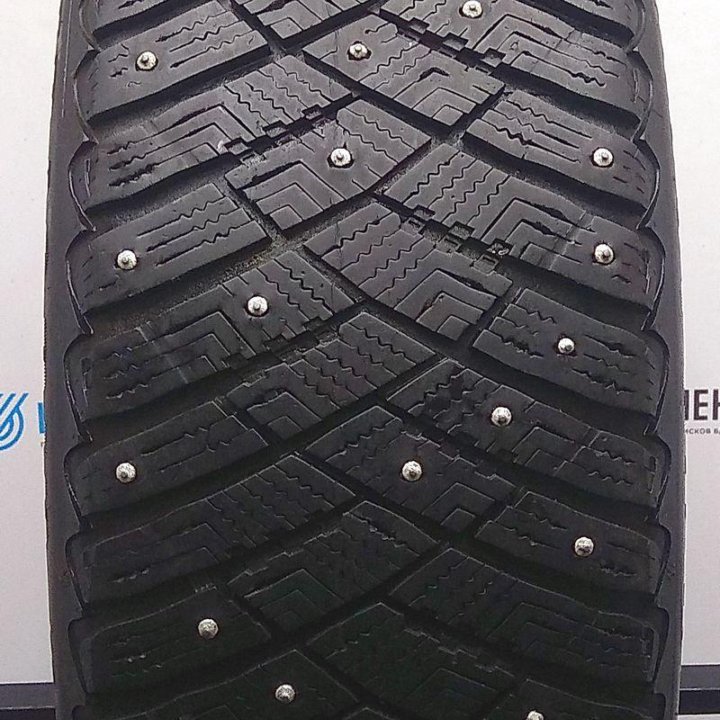 Goodyear Ultragrip Ice Arctic R17 215/55 94T