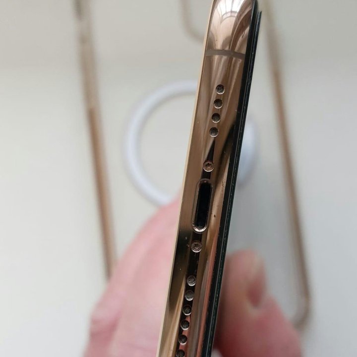 iPhone 11 Pro Max gold