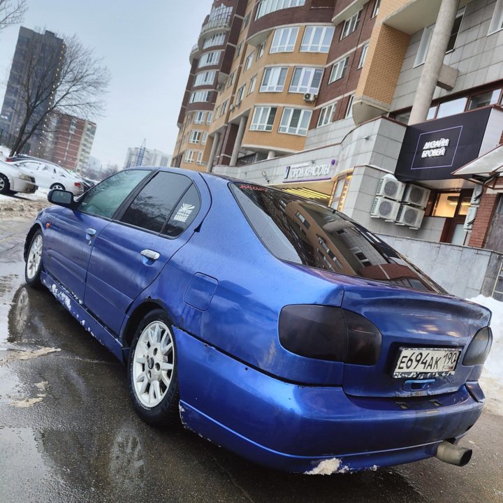 Nissan Primera, 2001