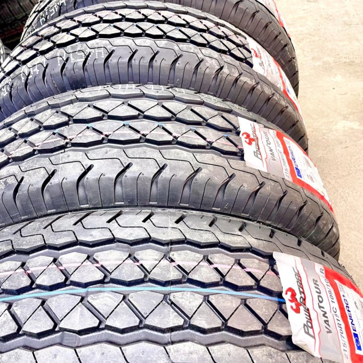 215/70 R15C 109/107R Powertrac Vantour