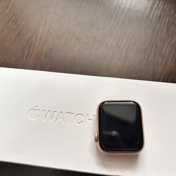 Apple Watch Series 4 (40mm)