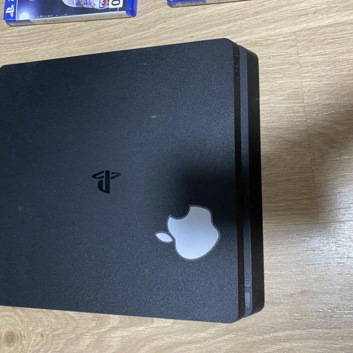 PlayStation 4 slim