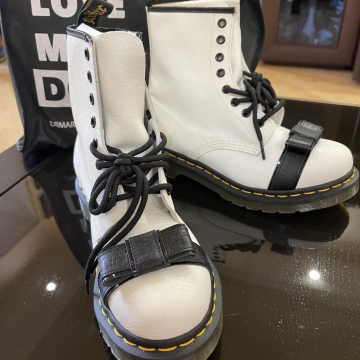 Женские ботинки Dr.Martens