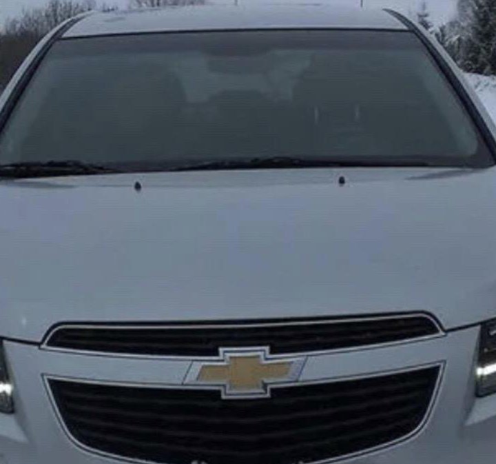 Есть 2 комплекта фар на Chevrolet Cruze