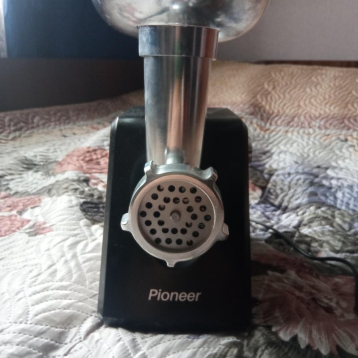 Мясорубка электрическая Pioneer