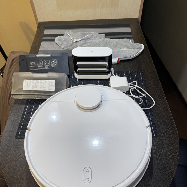 Робот-пылесос Xiaomi Mi Robot Vacuum-Mop белый